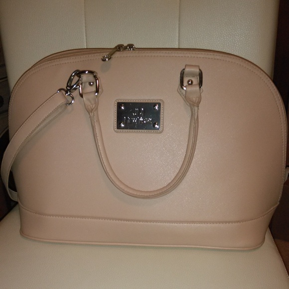 Cross Body - Picture 1 of 2